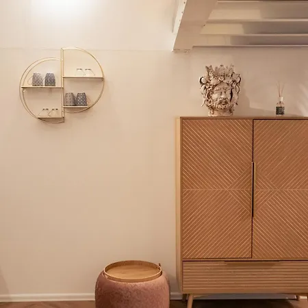 Apartament Modern Design In Historical Center